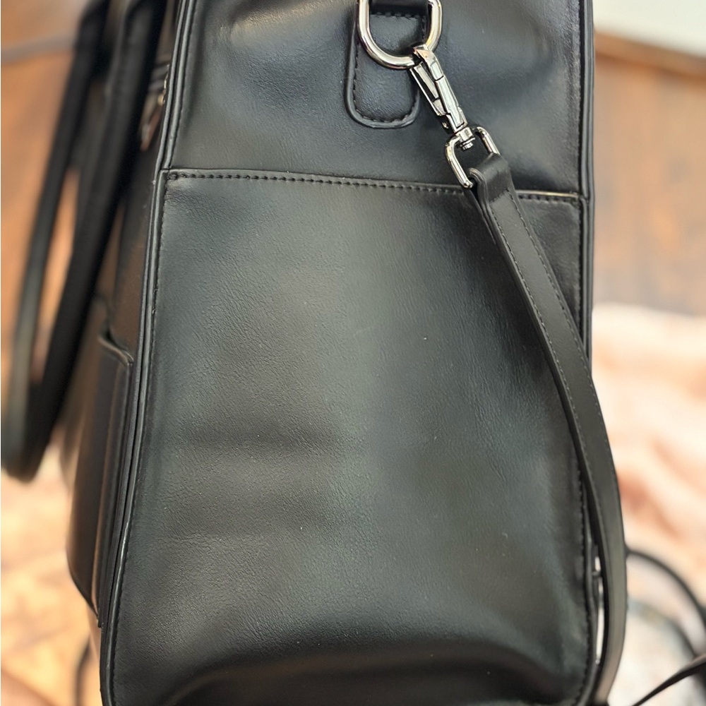 Glass Ladder black quilted Everly 1.0 tote with accessories - Picture 14 of 16